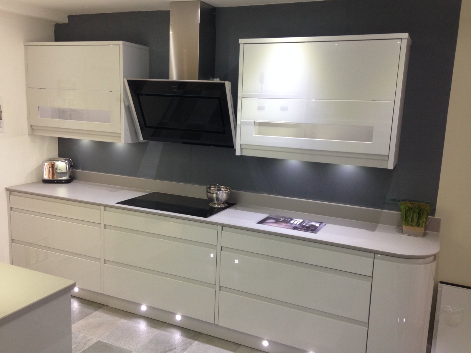 Remo Dove Grey Handleless High Gloss Concept Kitchens